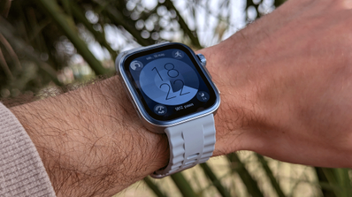 Huawei Watch Fit 4 en la muñeca