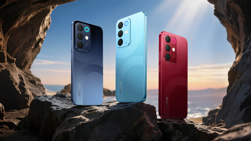 Tres unidades del realme 15x en colores azul oscuro, azul claro y rojo situadas en un entorno rocoso.
