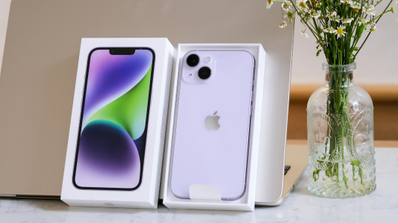 iPhone 14 en color Lavanda en la caja