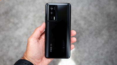 POCO F5 Pro en mano