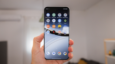 POCO F7 en la mano
