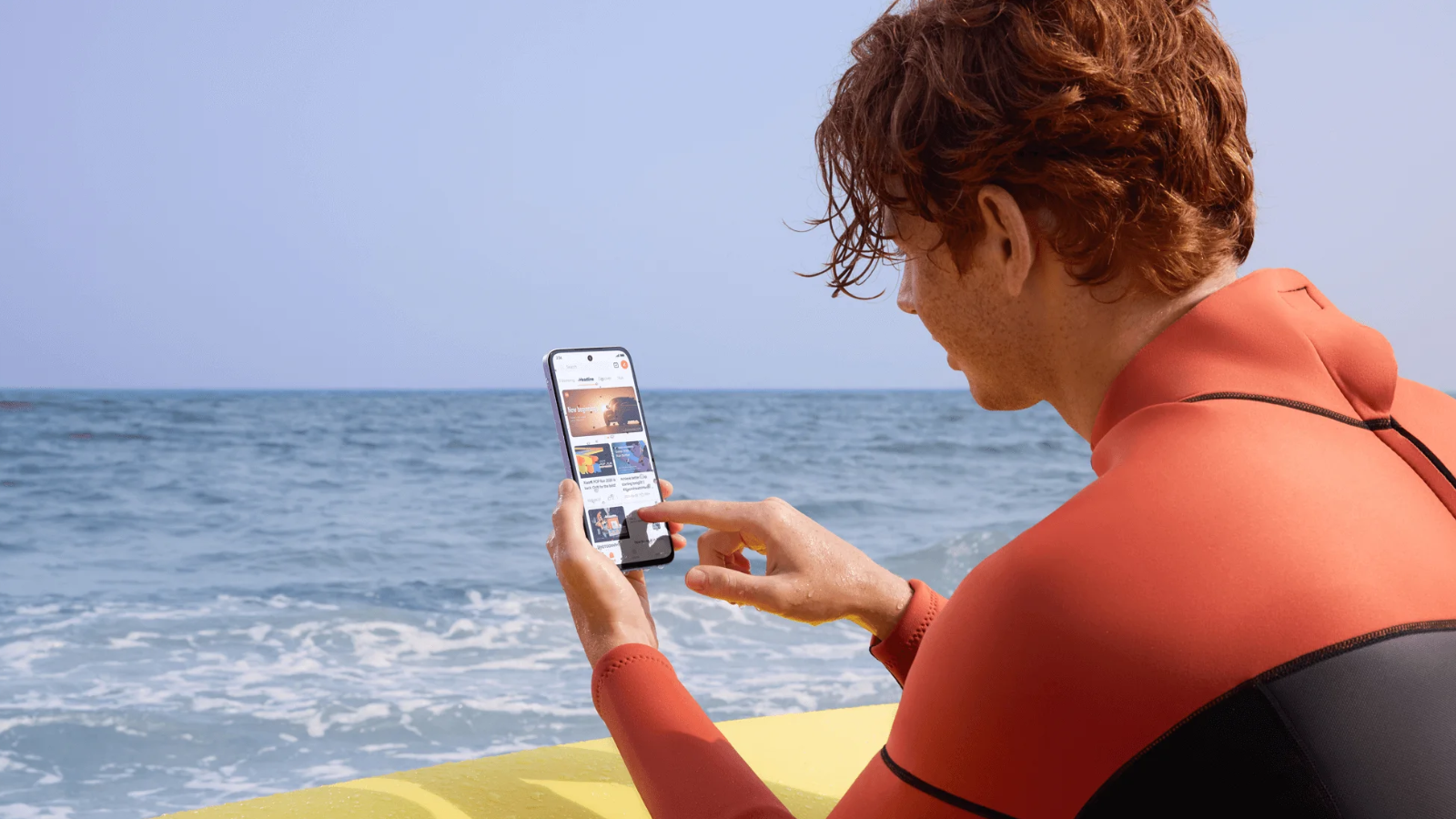 Usando el Redmi 15 con las manos mojadas
