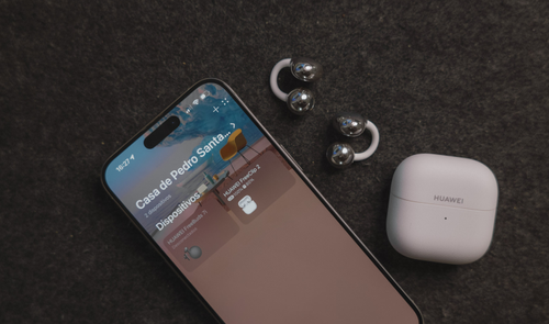 Nuevos auriculares Huawei FreeClip 2 con móvil y estuche