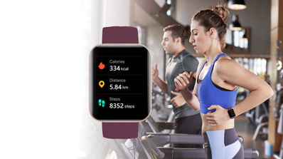 Persona entrenando con reloj RUIMEN
