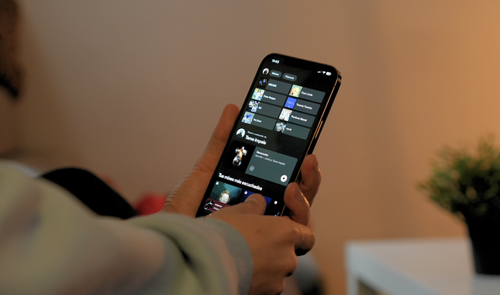 App de Spotify en el móvil.