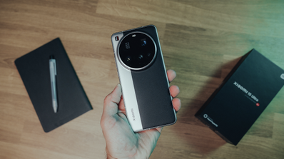Xiaomi 15 Ultra en mano.