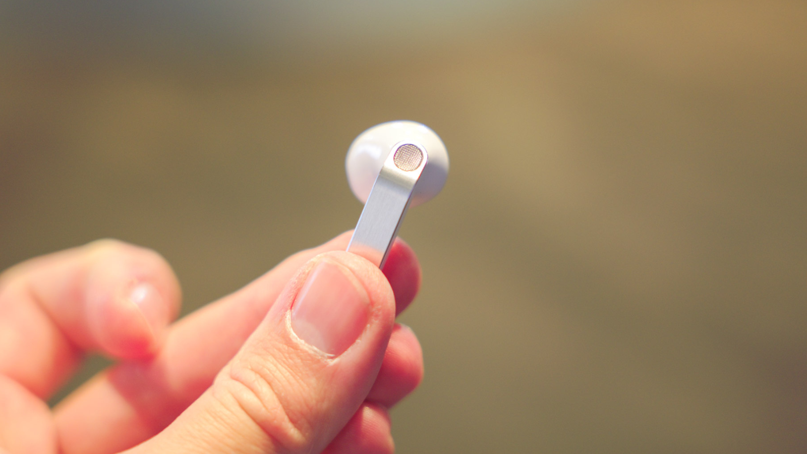 Diseño de los auriculares Galaxy Buds 4 de Samsung