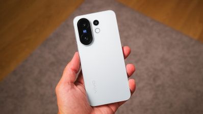 vivo X200 FE en mano