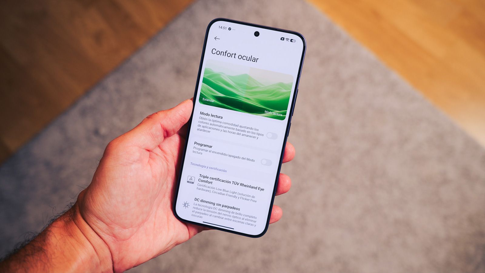 Pantalla Xiaomi 17T Pro en mano