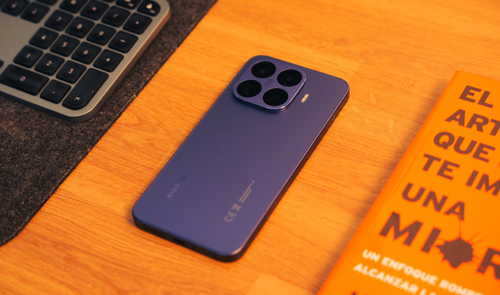 Xiaomi 17T sobre la mesa
