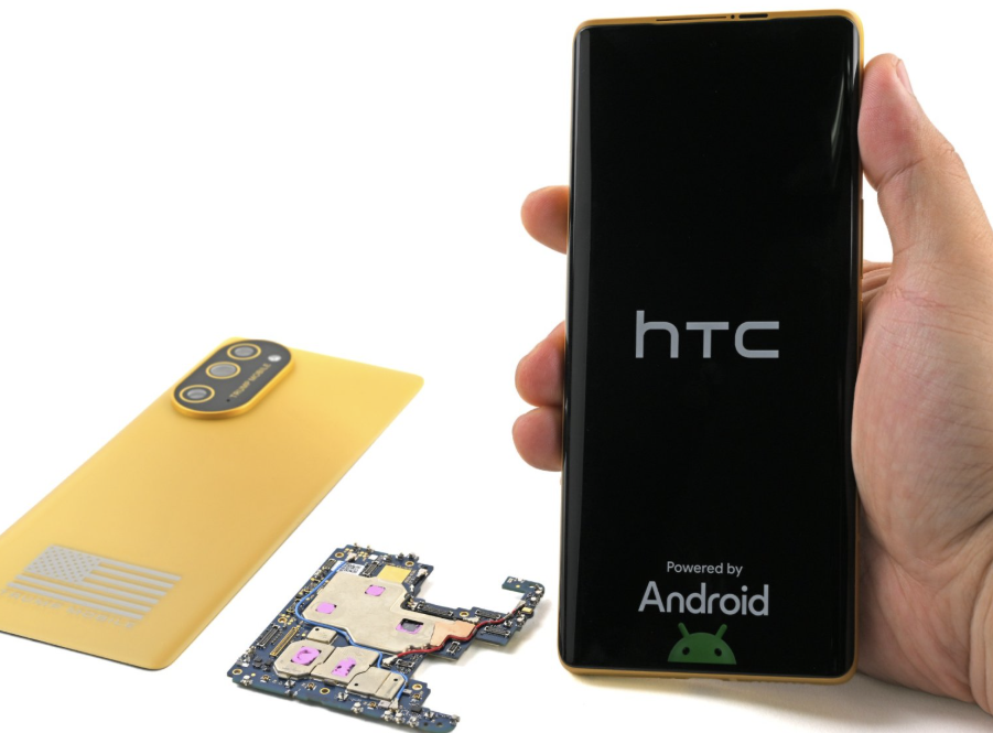 HTC U24 Pro y el Trump Mobile T1