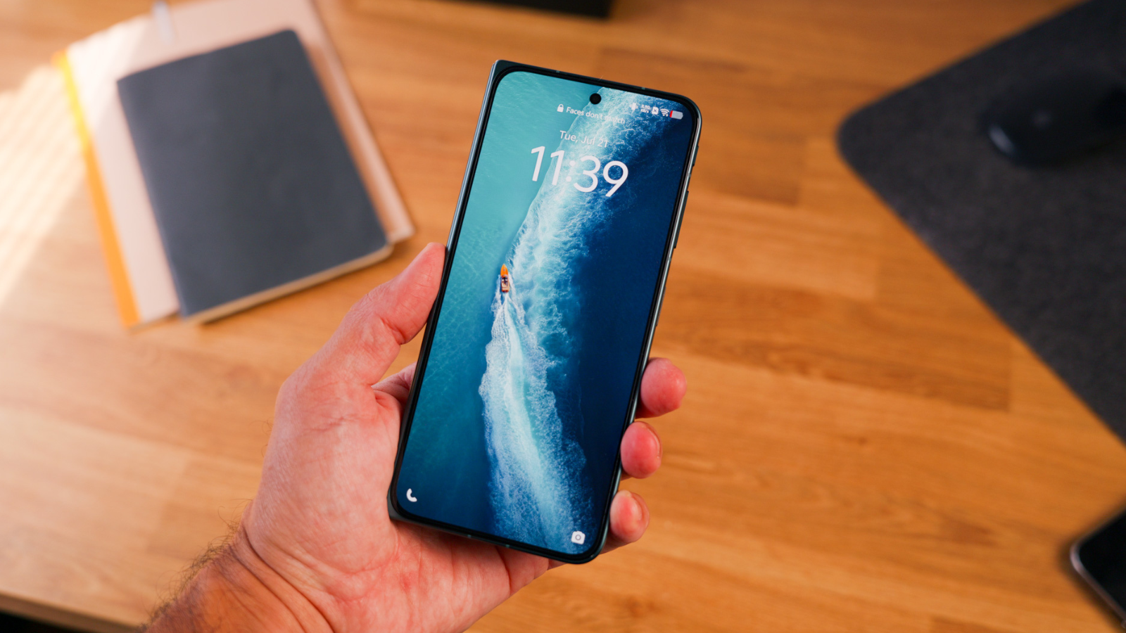 Pantalla externa de bloqueo del vivo X Fold6