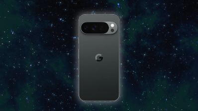 Parte trasera de un teléfono Google Pixel sobre un fondo de cielo nocturno estrellado.