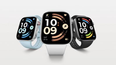 Tres relojes inteligentes Redmi Watch 6 con diferentes correas y esferas digitales personalizadas.
