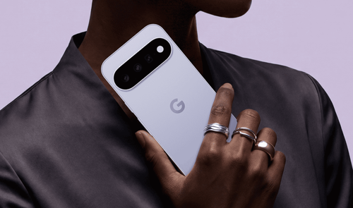 Parte trasera de un smartphone Google Pixel 11 en color Glaciar con su módulo de cámaras horizontal.