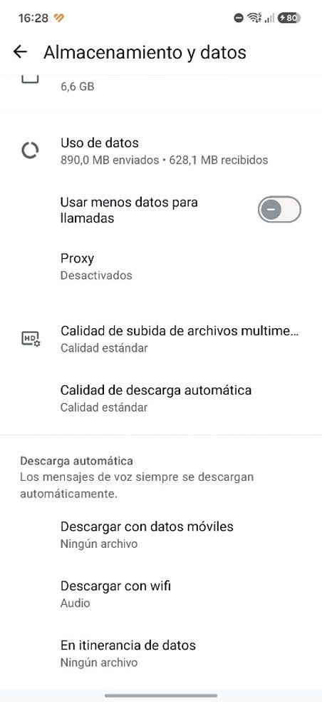 Menú de ajustes de almacenamiento y datos en la aplicación WhatsApp para Android.