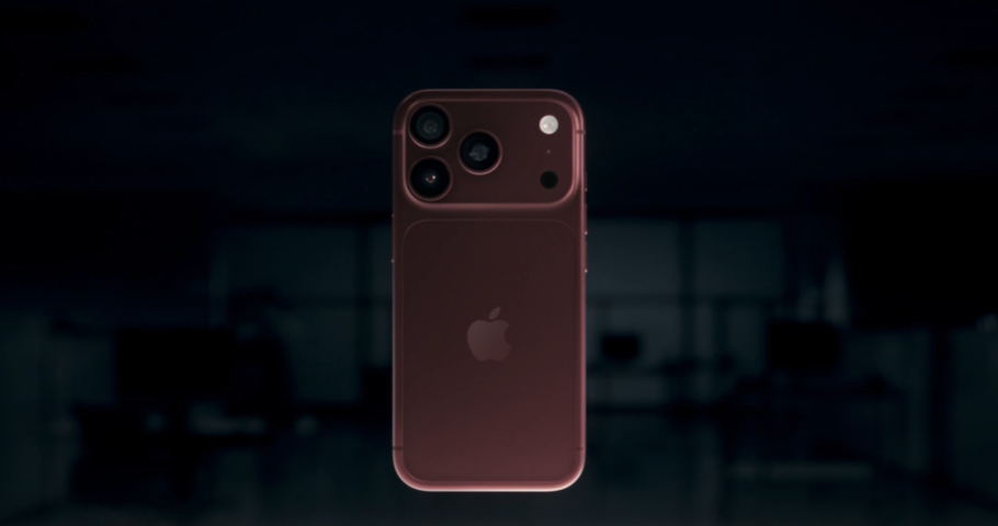 Parte trasera de un iPhone 18 Pro en color borgoña con tres lentes de cámara y sensores en la esquina superior izquierda.