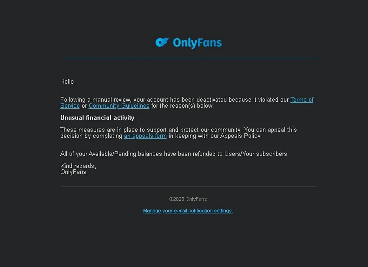 Notificación de OnlyFans informando sobre la desactivación de una cuenta por actividad financiera inusual.