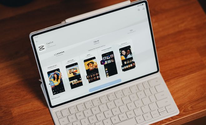 Pantalla de la HUAWEI MatePad Air mostrando la interfaz de descarga de la aplicación CapCut.