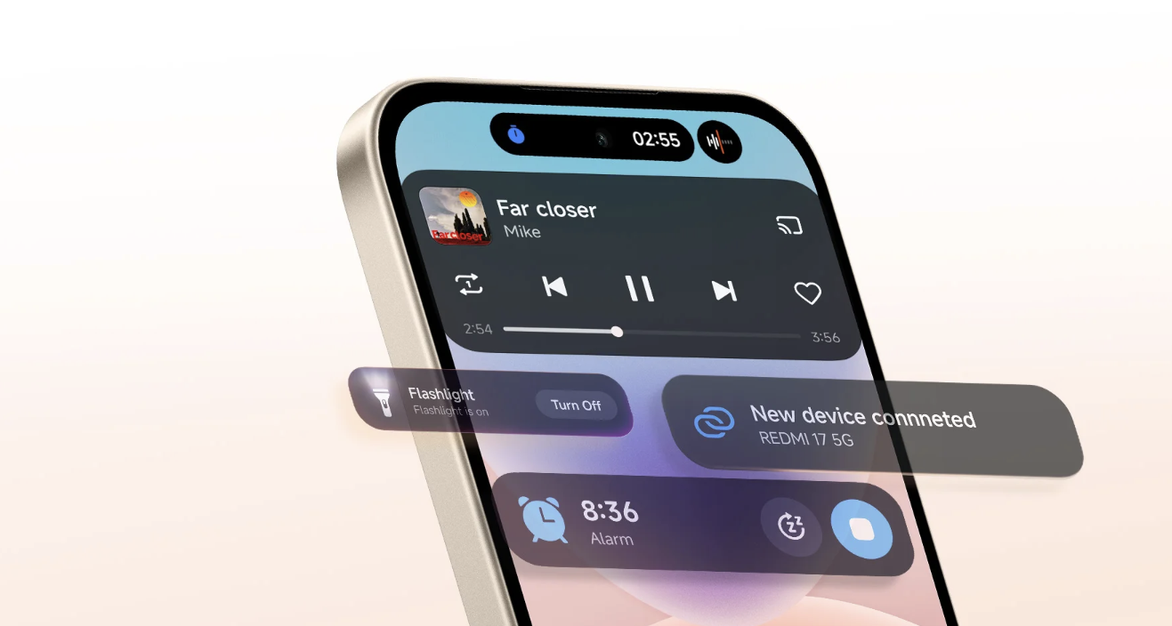 Detalle de la zona superior de la pantalla de un Redmi 17 5G mostrando notificaciones dinámicas y el reproductor de música.