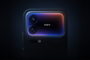 Detalle del módulo de cámaras trasero del Xiaomi 18 Pro con pantalla secundaria iluminada.
