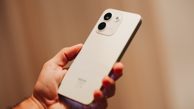 Diseño en mano del nuevo REDMI Note 17 Pro Max