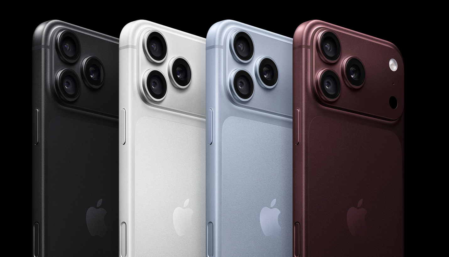 Parte trasera de cuatro modelos de iPhone 18 Pro Max en colores negro, blanco, azul claro y granate, mostrando un módulo de cámaras con tres lentes principales y sensores adicionales.