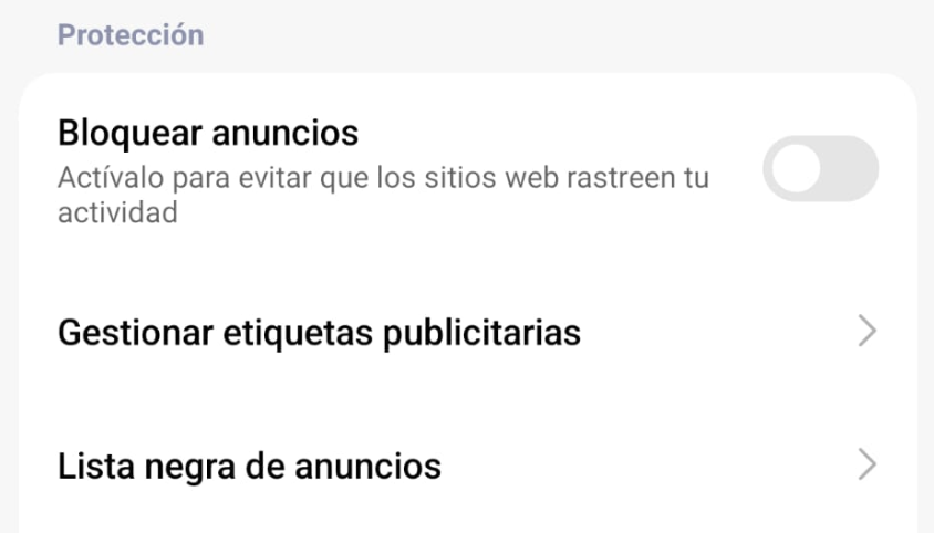 Sección de Protección en el navegador de Xiaomi con la opción Bloquear anuncios desactivada y acceso a Lista negra de anuncios.