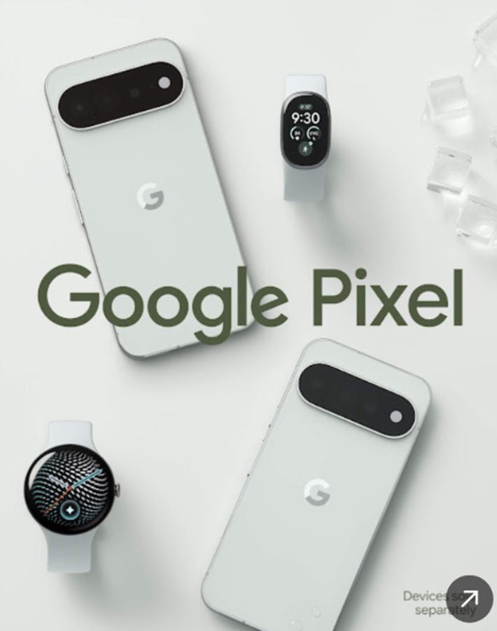 Dos teléfonos inteligentes y dos relojes inteligentes de la gama Google Pixel en color blanco sobre fondo claro con cubitos de hielo.