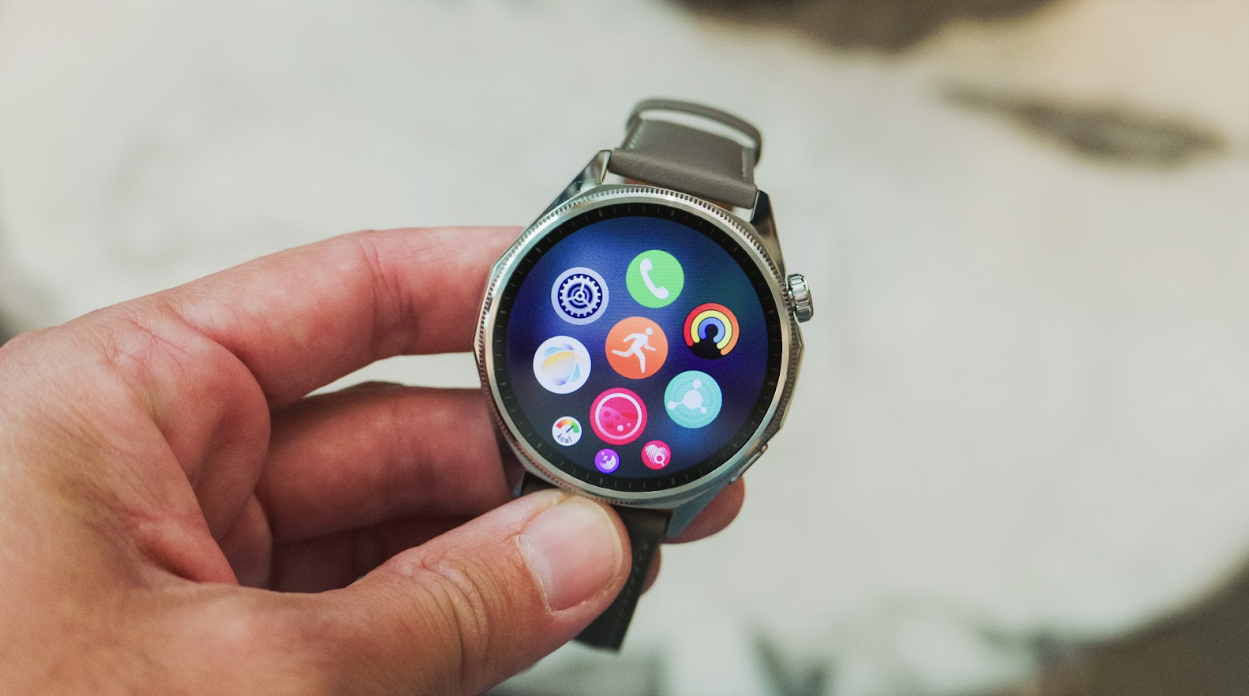 Menú principal de aplicaciones del Huawei Watch GT7 con iconos circulares en cuadrícula.