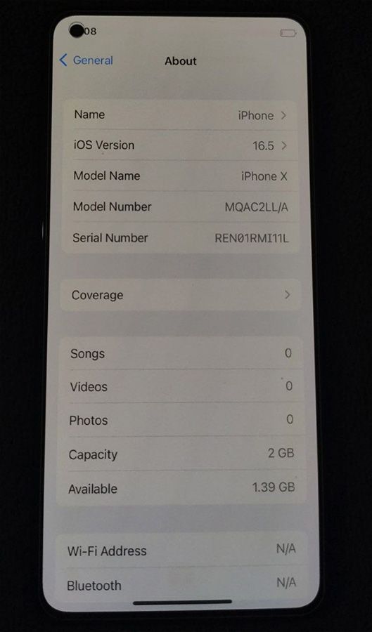 Menú de ajustes de información del sistema en un Redmi Note 12 que emula la apariencia de iOS e iPhone X.