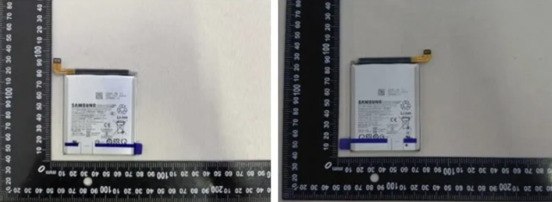 Dos unidades de celdas de batería interna con conector flexible sobre una superficie de medición técnica.