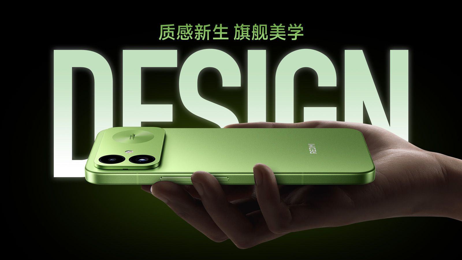 Mano sosteniendo el Redmi-K100 de color verde visto de perfil sobre un fondo con la palabra DESIGN.