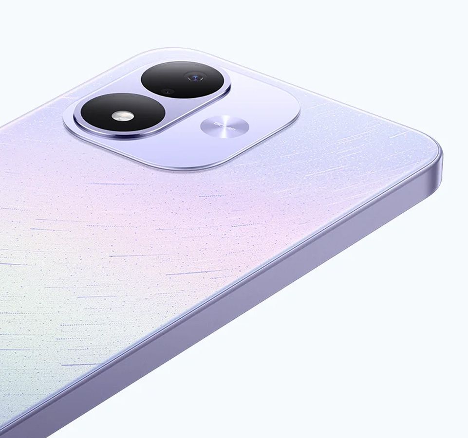 Detalle del módulo de cámaras del Redmi Note 17 en color lavanda con dos lentes circulares y flash LED.