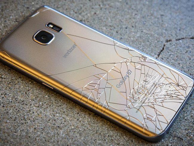 Carcasa trasera de cristal del Samsung Galaxy S7 Edge rota