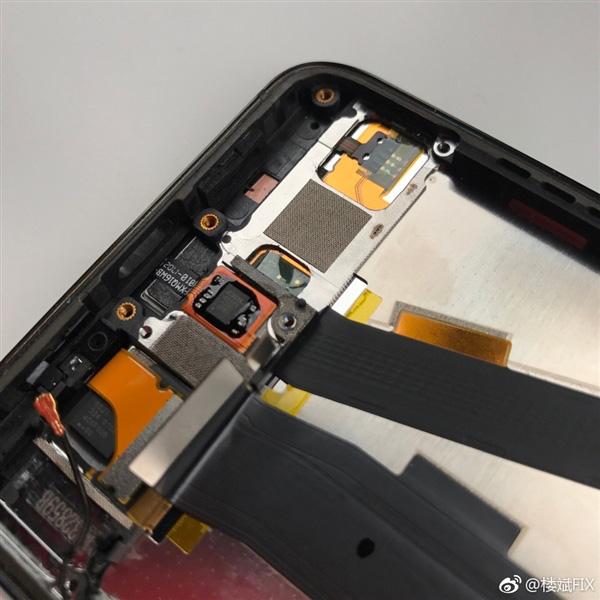 Interior del Xiaomi Mi 6 deja ver las piezas del smartphone