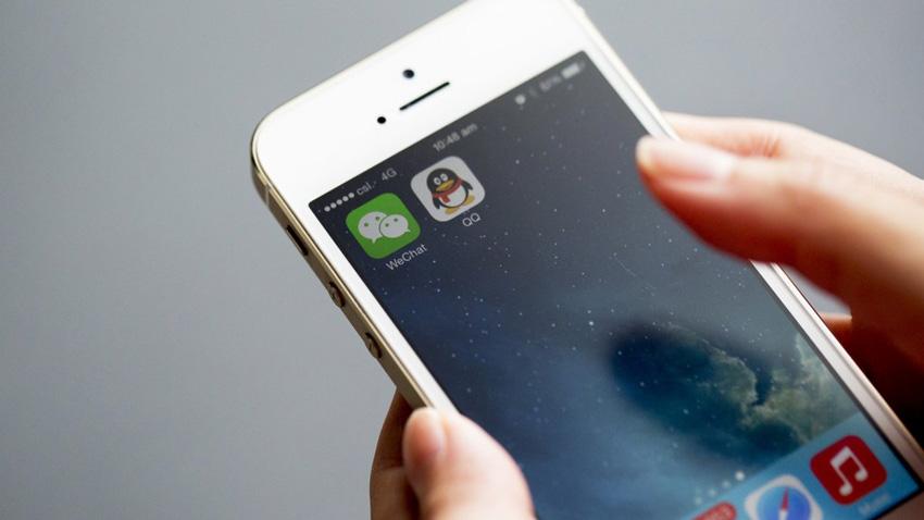 iPhone con la app de WeChat instalada