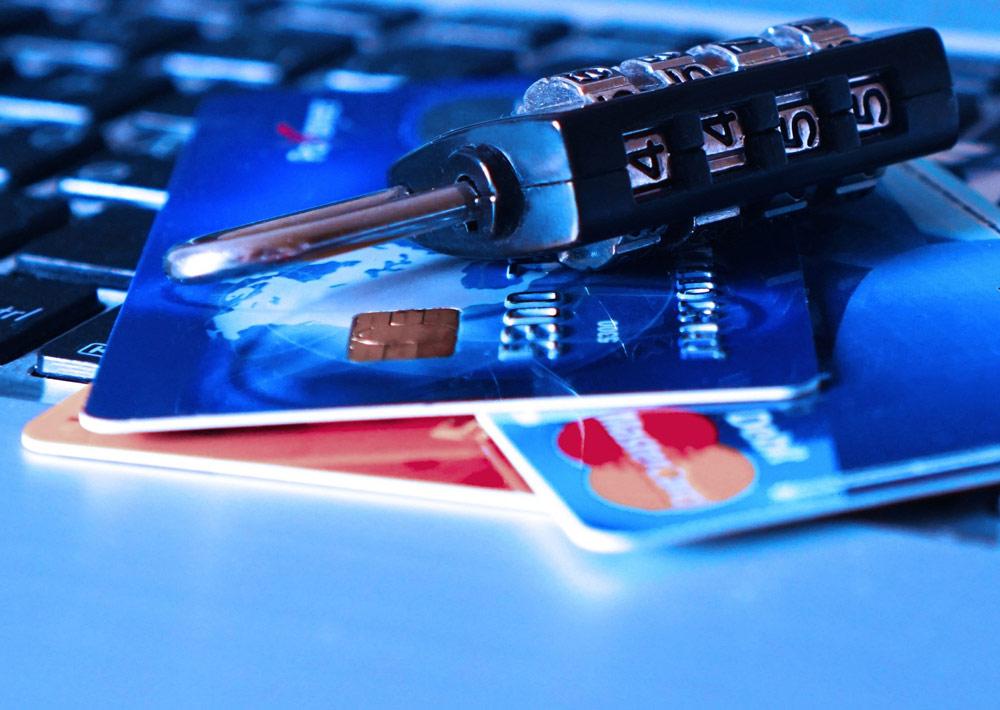Robo de datos bancarios asociados a una tarjeta de crédito