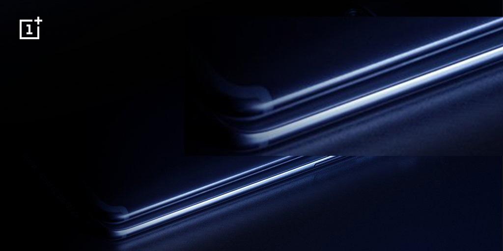 Foto del OnePlus 6 que deja ver una carcasa de cristal