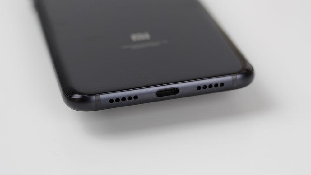 Puerto USB del Xiaomi Mi 8
