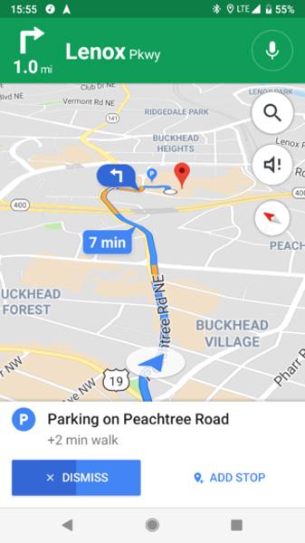Notificación en Google Maps sobre la parada en un parking cercano a tu destino