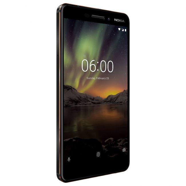 Teléfono Nokia 6.1 de color negro