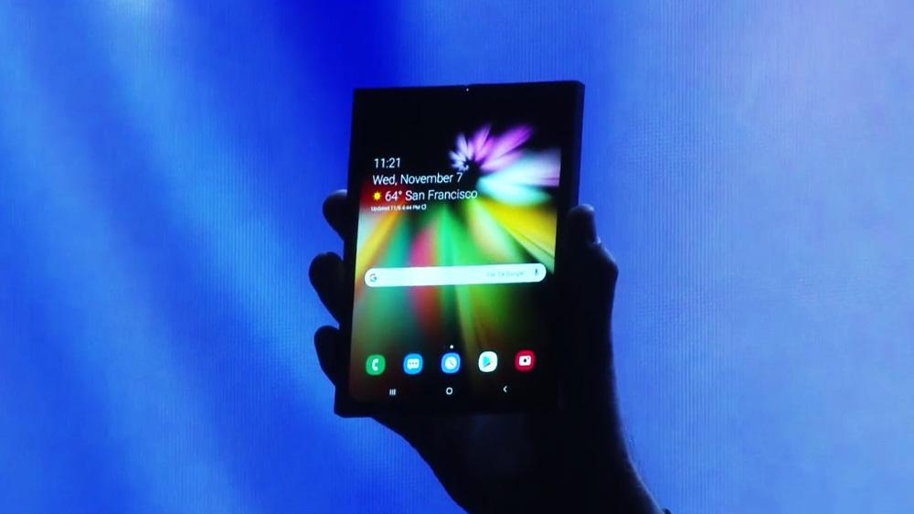 Smartphone Samsung con pantalla plegable