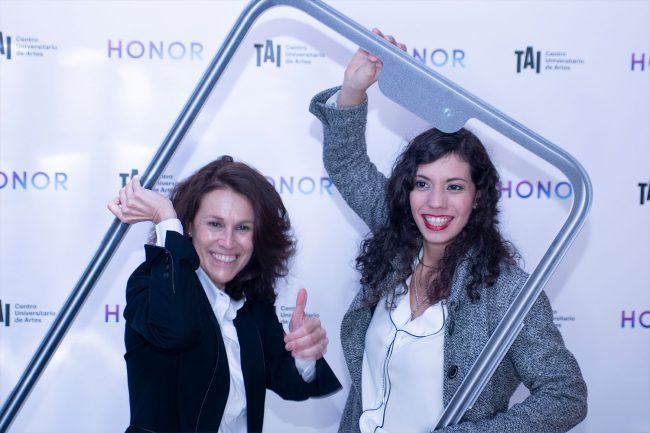 Honor-8X-chicas