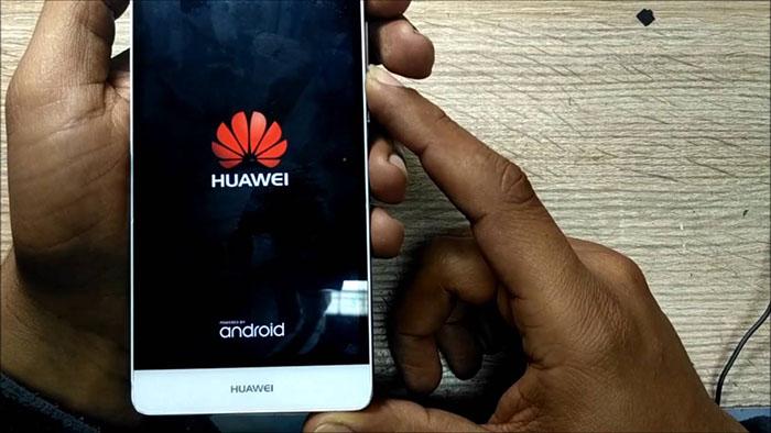 Cómo arreglar un móvil Huawei congelado en el logo