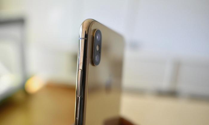iphone xs lateral