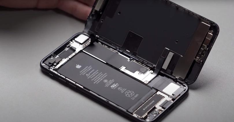 Desmontaje del iPhone SE 2020. Â¿CuÃ¡nto se parece al iPhone 8?